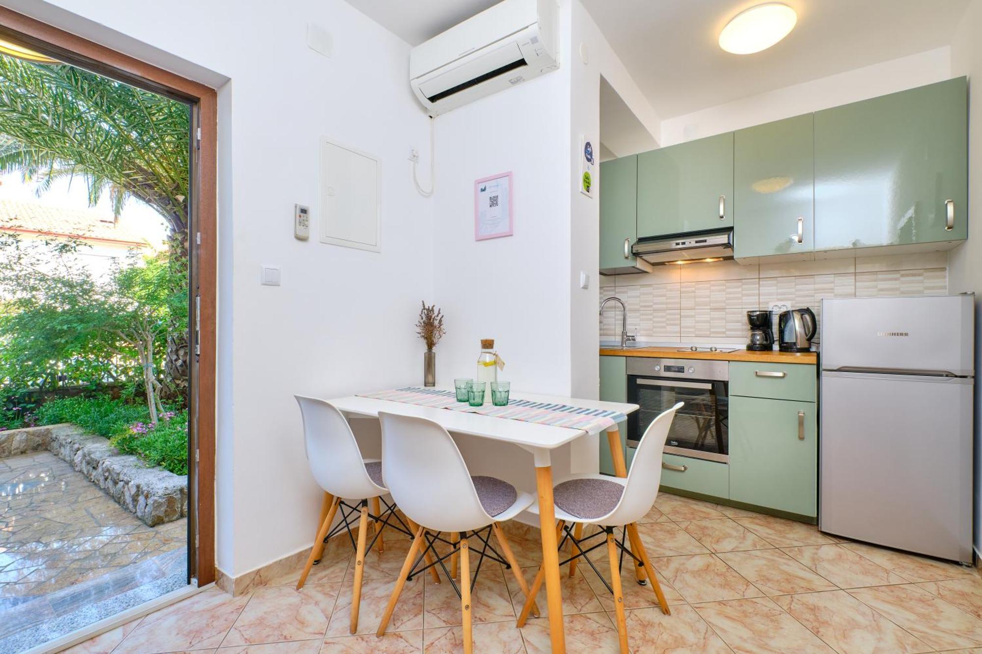 Argo Apartmani Mali Lošinj Exteriör bild